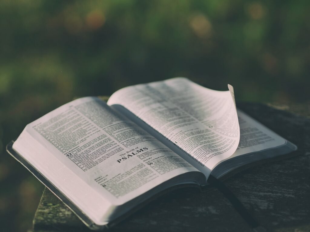 bíblia, livro aberto